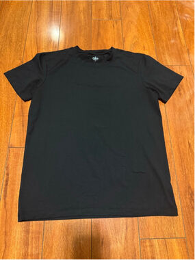Men's Alo Black Short Sleeve Tee M
